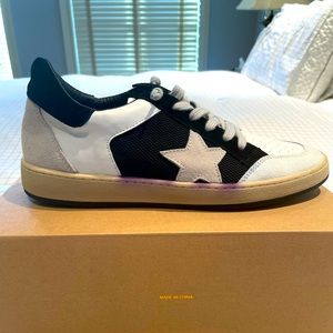 Vintage Havana Gigi sneakers. Size 11 new in box.